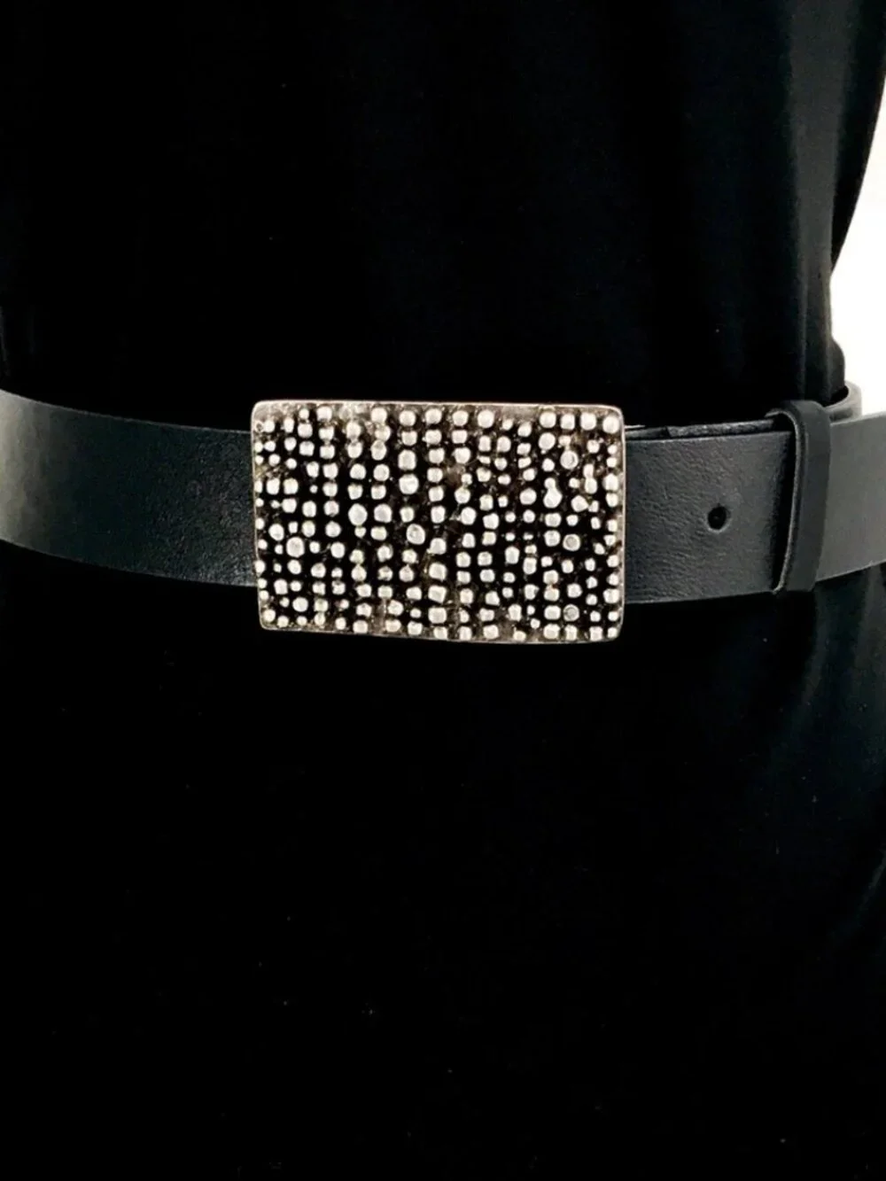Tre Vero Belt Sz M Minimalist Modern Textured Silver Stud Buckle Classic Black